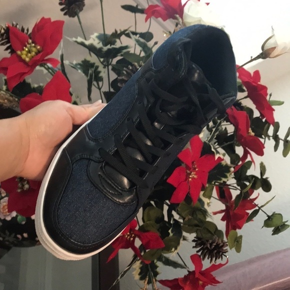 👟 Nine West 👟 HOWWEDOITO Shoes Sneaker - Picture 1 of 8